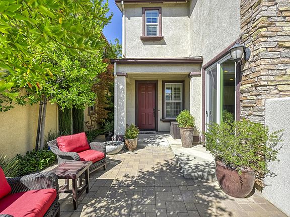 3rd image of 3041 Village Center Dr