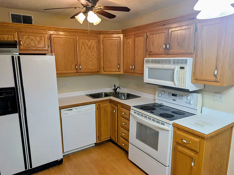 2807 Pembroke Ln #A9 — Photo 8