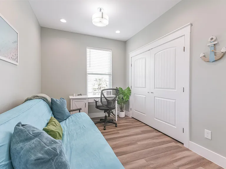 16630 Jean Lafitte Rd — Photo 33