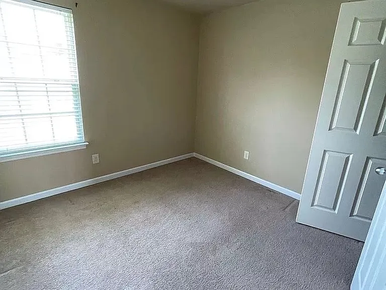 33 Drews Way — Photo 9