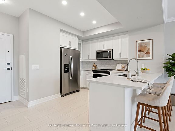 3rd image of 1880 Gordon St #908
