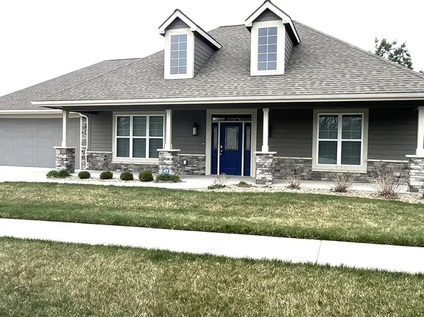 1137 SW New Forest Dr, Topeka, KS 66604