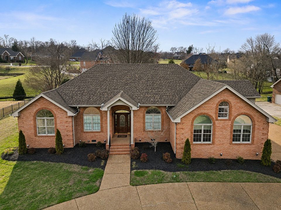 1st image of 514 Lexington Dr