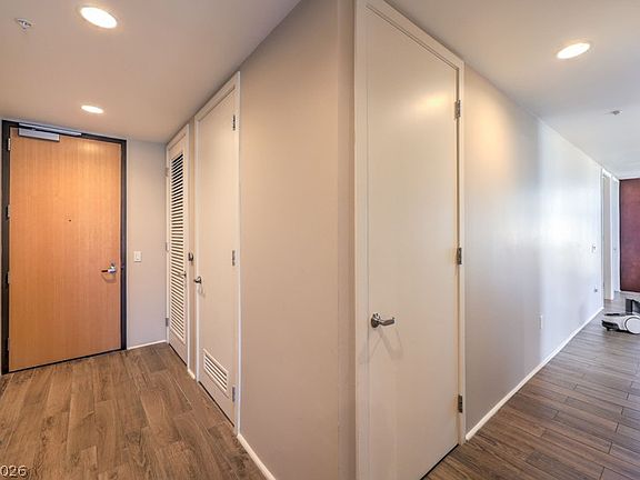 3rd image of 353 Bonneville Ave #379