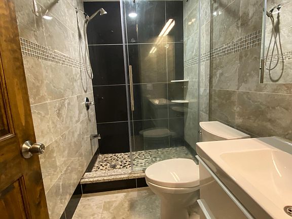 2nd image of 1227 N 15th St #2B-1