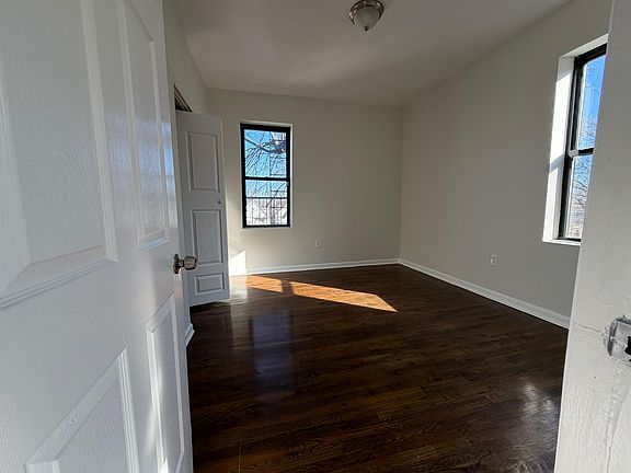 4th image of 163 Bergen Ave #4C