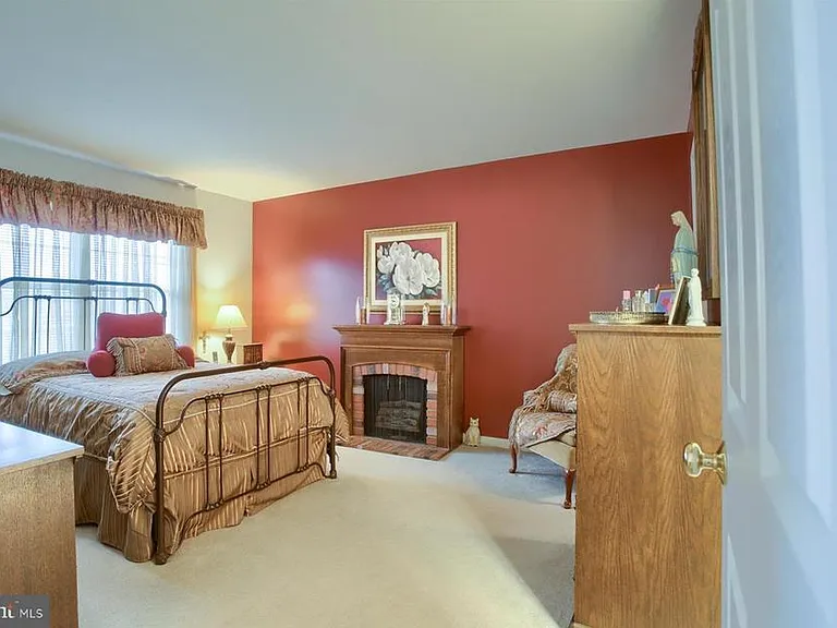 59 Keefer Way — Photo 18