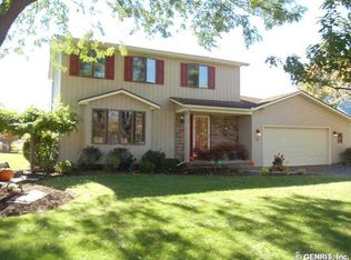 252 Sweet Acres Dr, Rochester, NY 14612
