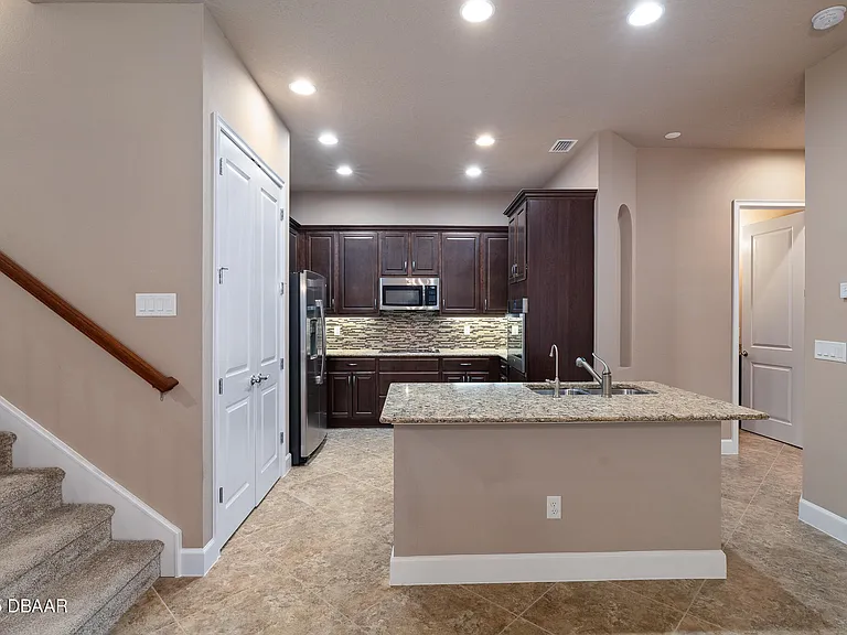 829 Pinewood Dr — Photo 10