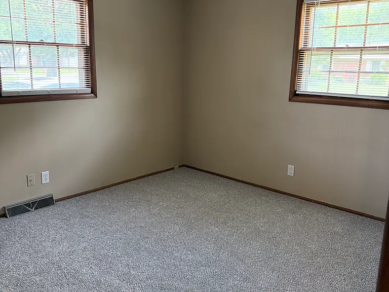 9100 W Suncrest St — Photo 18