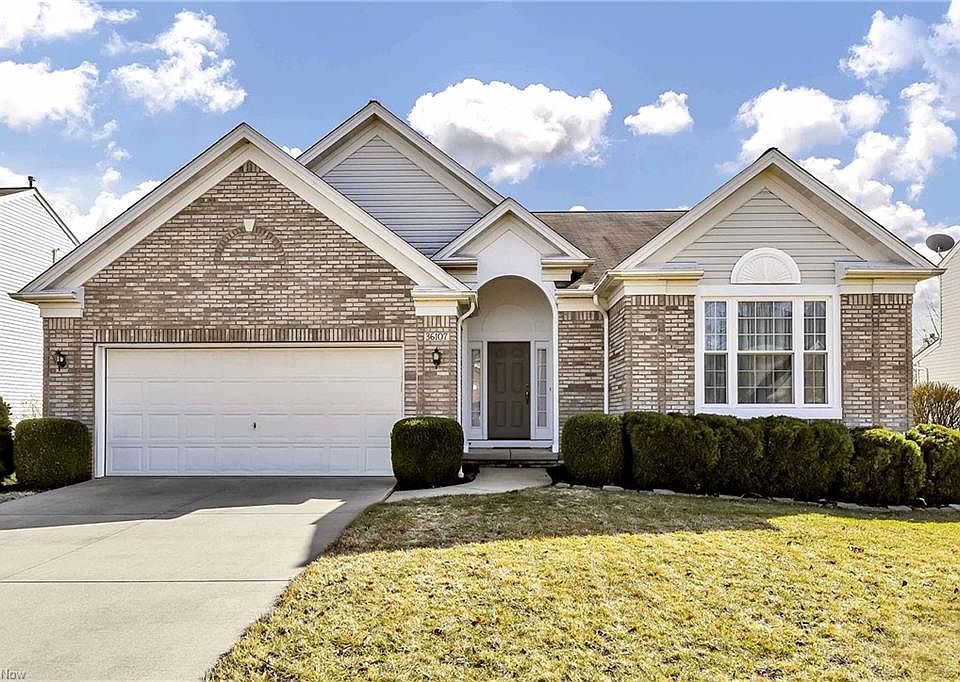 1st image of 36107 Billingsley Row