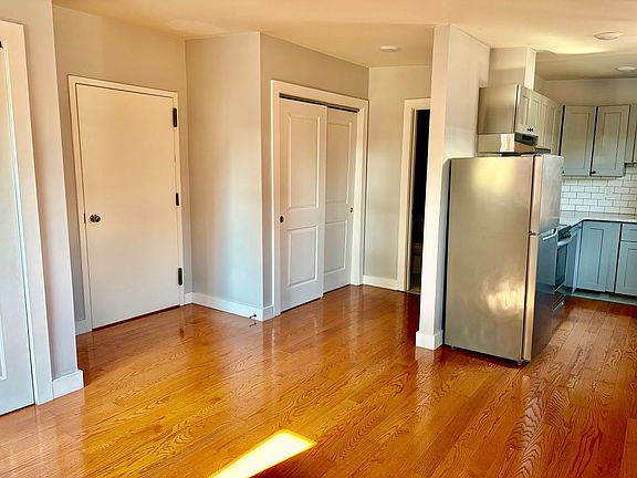 3rd image of 4508-10 Walnut St #402
