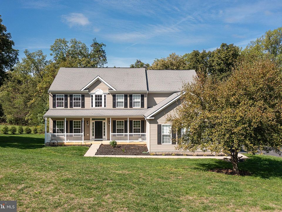 1st image of 292 Chimney Cir