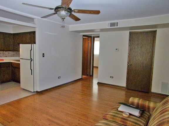 4th image of 6413 S Oak Park Ave APT 23E