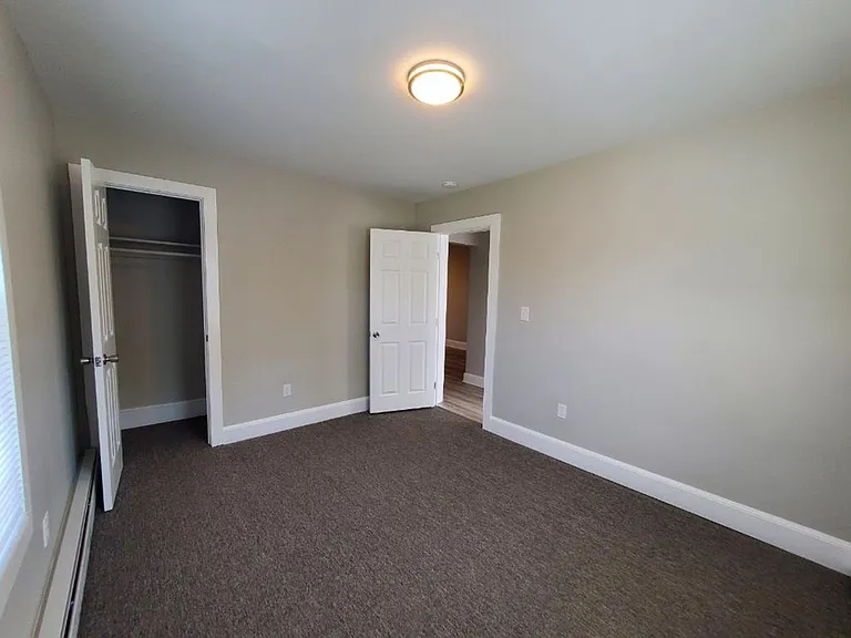1370 Worcester St — Photo 4