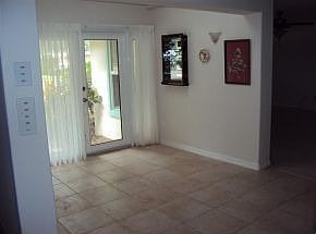 4th image of 1 Yacht Club Ln