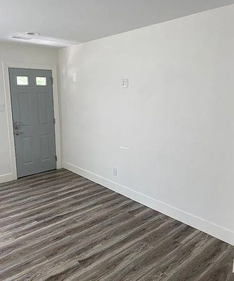 803 Ridgeway Ave — Photo 2