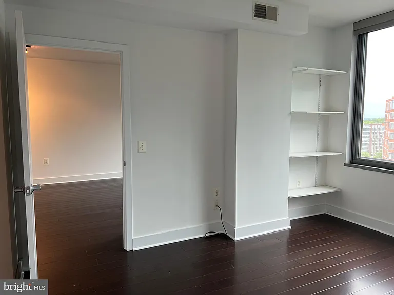 2001 15th St N #917 — Photo 22