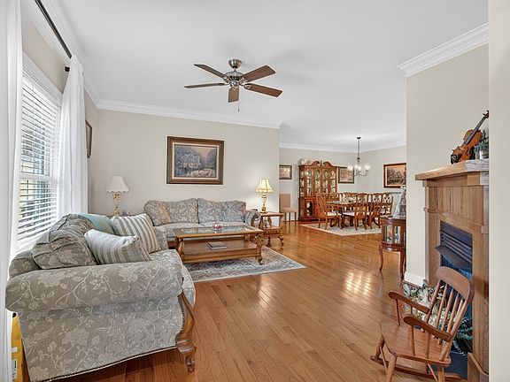 5th image of 11500 Meadowood Dr