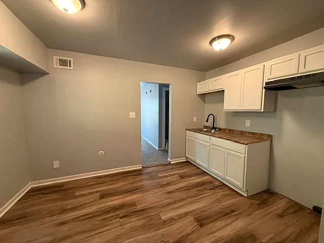 2082 Mutual Ave #A & B — Photo 9