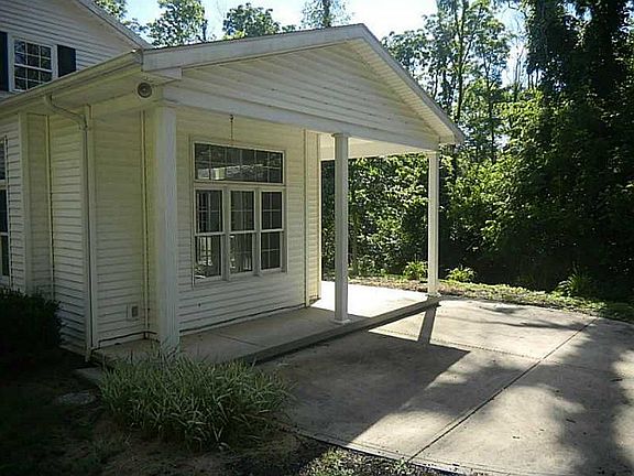 3rd image of 4226 Briarwood Dr