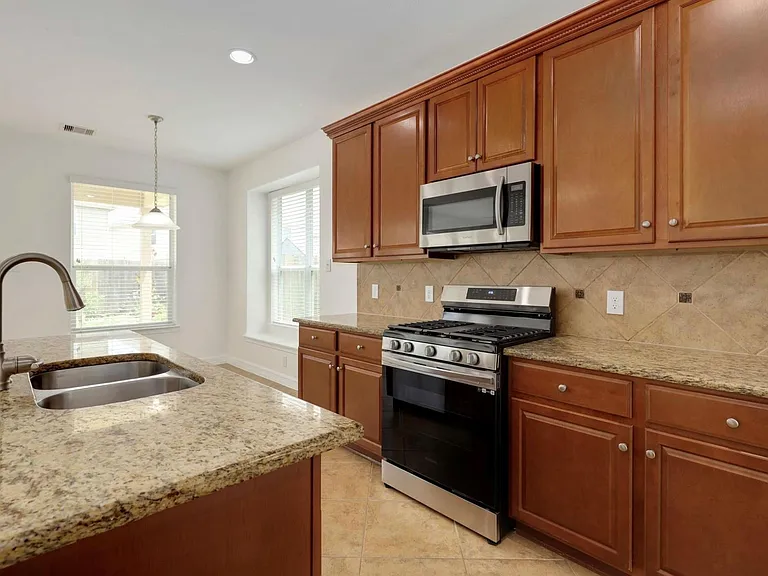 2110 Mateo Park Dr — Photo 5