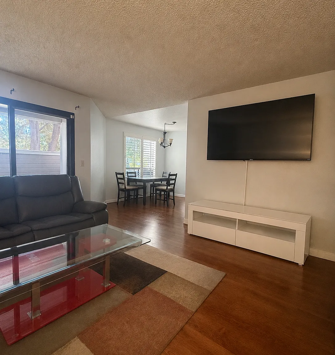 2 bed, 871 sqft, $2,565 — Photo 1