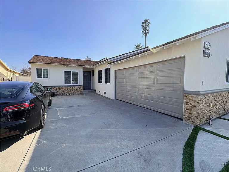 7502 Balcom Ave #7502 — Photo 6