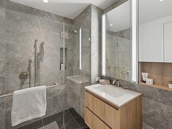 4th image of 312 W 43rd St #2J