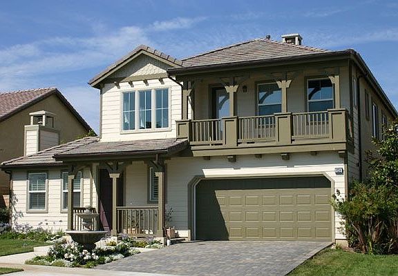 friendly neighborhood, close to Citrus Glen