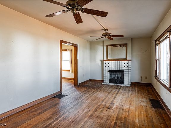 5th image of 908 33rd St