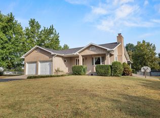 1011 W Tracker Rd, Nixa, MO 65714