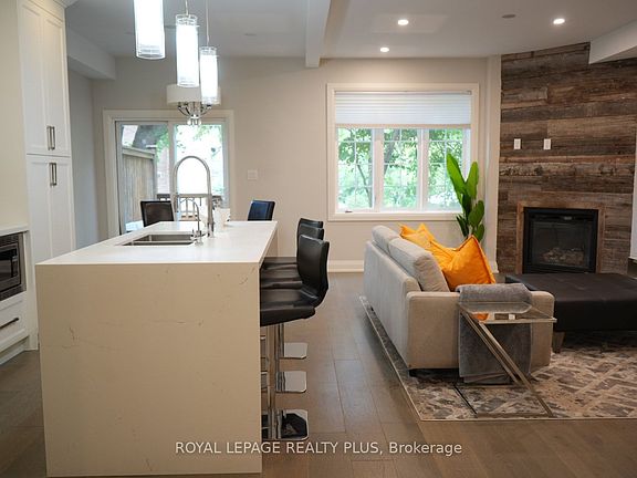 5th image of 2410 Woodward Ave #10