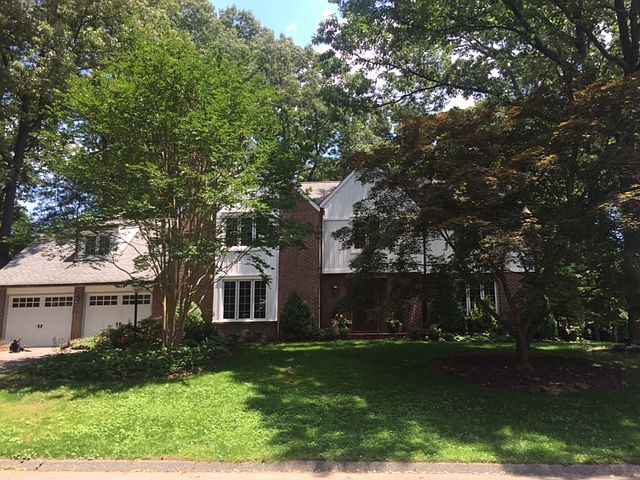 2nd image of 127 Saint Andrews Rd