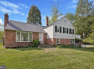 424 Heatherwood Ln, Devon, PA 19333