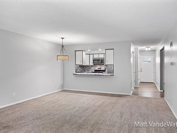 4th image of 4828 Greenmoor Ct #76