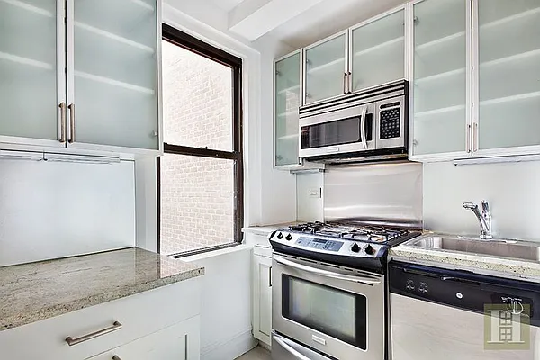 Rented by Halstead Real Estate | media 17