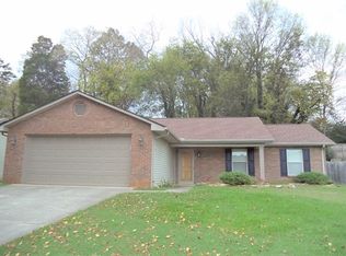 2523 Cinema Dr, Maryville, TN 37804