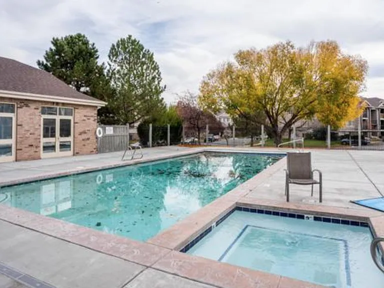 8084 N Ridge Loop E #F6 — Photo 3