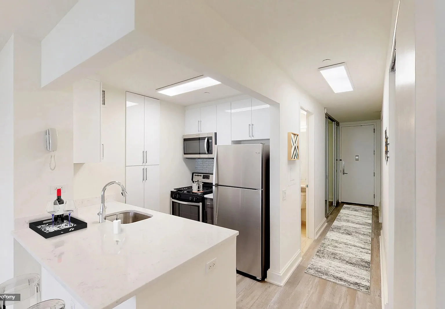 10 Hanover Square — Photo 1