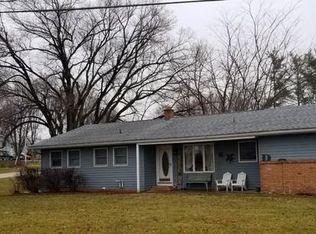 23663 Hazel Rd, Sterling, IL 61081