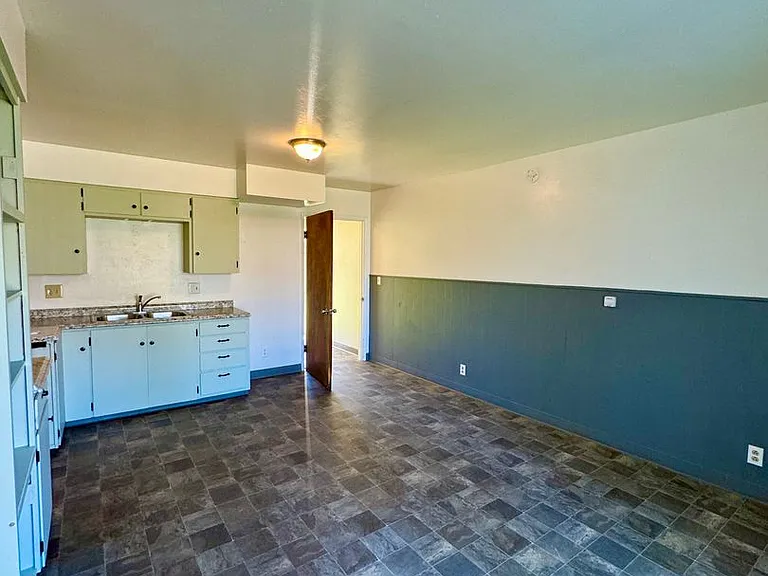 705 East Ave — Photo 5