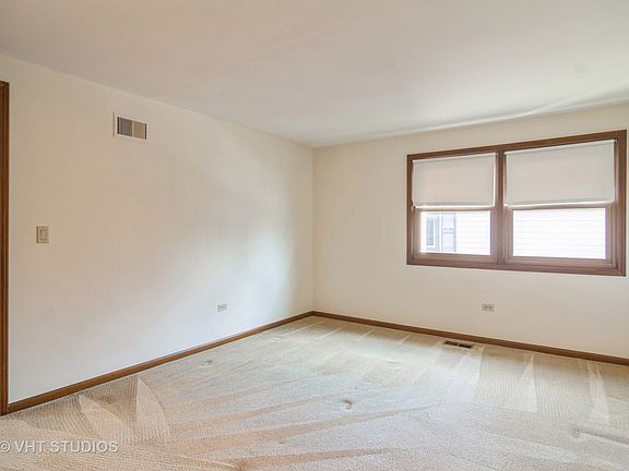 5th image of 714 E Hackberry Dr