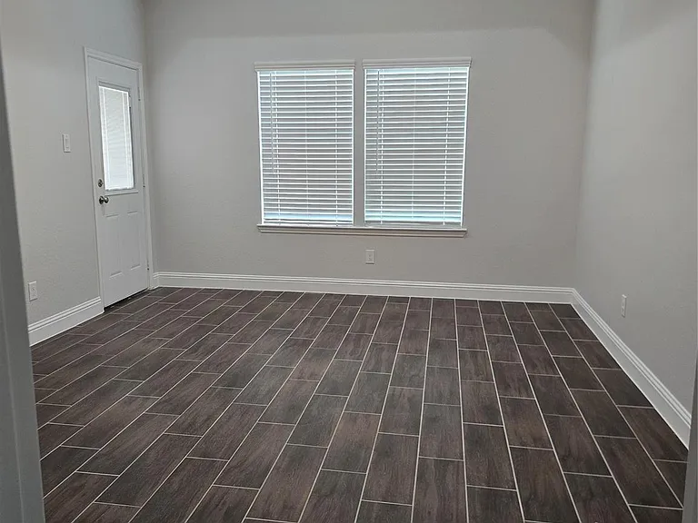 213 Adoue Ave — Photo 13