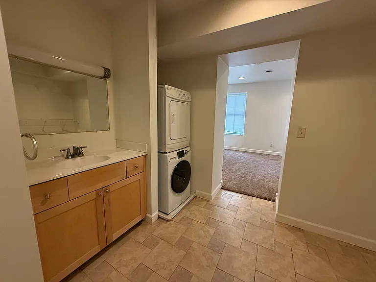 20 E Main St #6 — Photo 4