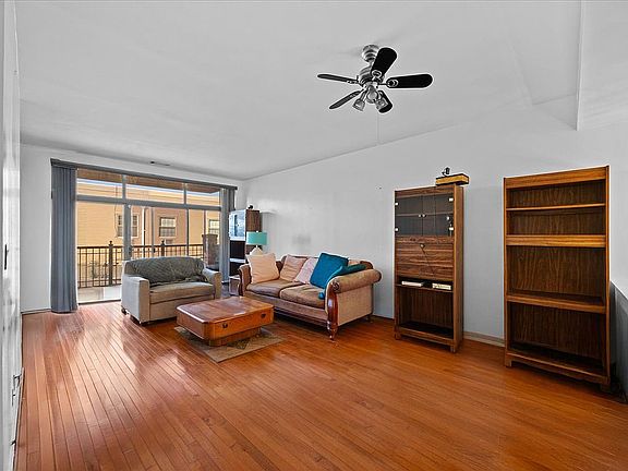 4th image of 566 Louisiana Ave #3
