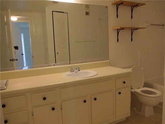 5th image of 3370 Pinewalk Dr N APT 1226