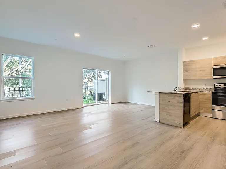 1217 Southstation Pl #502 — Photo 4