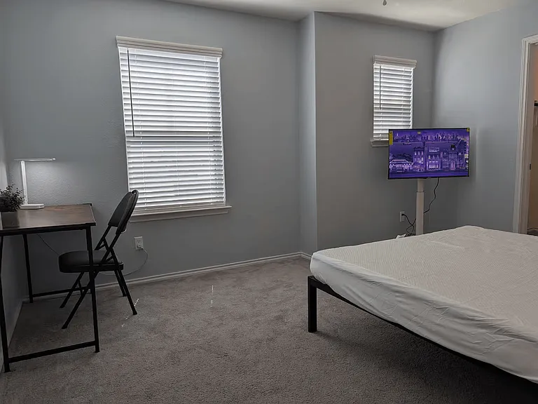 512 Hummingbird Ln — Photo 2
