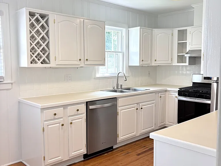 2807 Ashland St — Photo 10